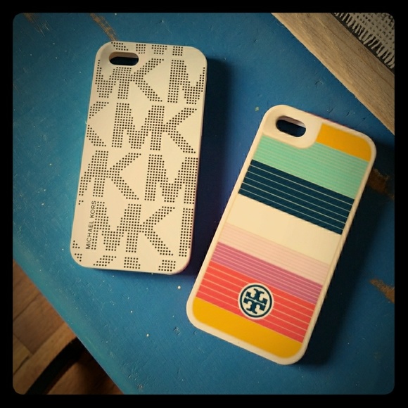 Tory Burch Accessories - 📞IPhone Case Bundle!